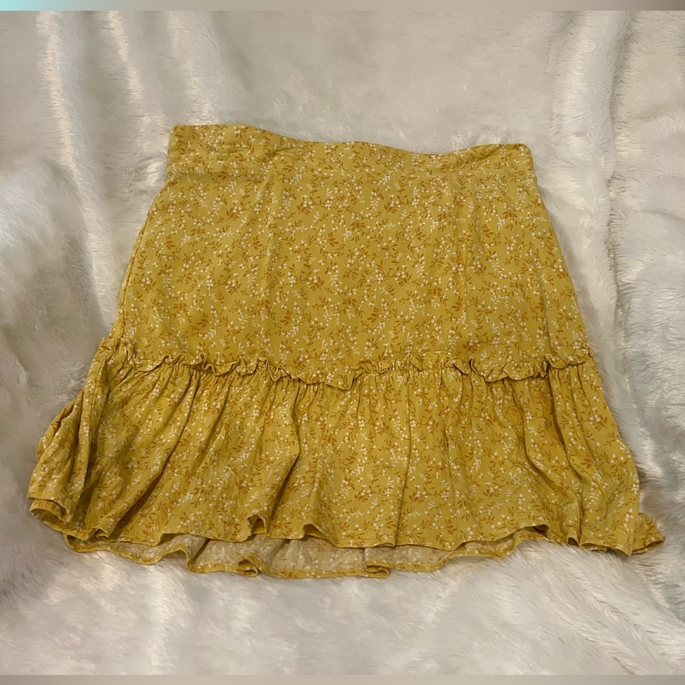 Le Lis Yellow Mini Skirt— Medium